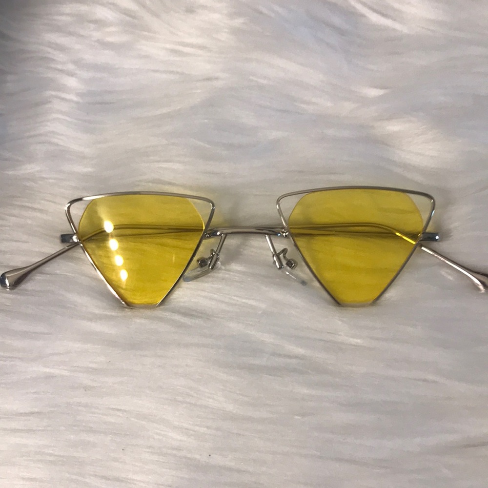 Triangle shaped sunglasses Yellow